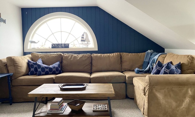 Nantucket Town Condo | Pawsitively Petfriendly 2 Bdrm Condo