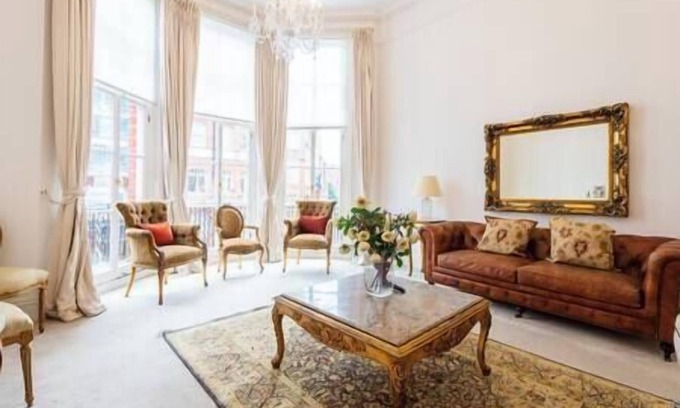 Norland Apartment | PBC | Modern Two Bedroom Apartment 2 Minutes from Harrods