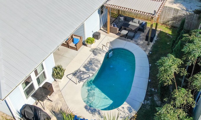 Kiska Beach House | PCB/Laguna & Rosemary/30A -private heated pool & 2 blocks to the beach