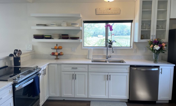 Jacksonville Other | Peace and Tranquility! Vineyard Farmhouse Near Britt, Wineries, Shakespeare