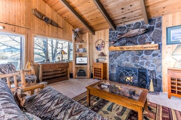 La Pine House | Peace and Tranquility with River Views -BRID80