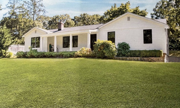 Hampton Bays House | Peace in Paradise! 8 minutes to the Shinnecock Hills Golf Club