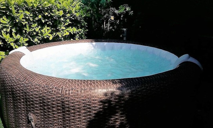 Boujan-sur-Libron Villa | PEACE OF MIND ASSURED. COMFORT, COCOONING ATMOSPHERE, JACUZZI, LARGE GARDEN......