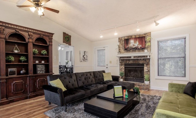 Douglasville House | Peace On Earth | Perfect Modern Home W/ Gameroom