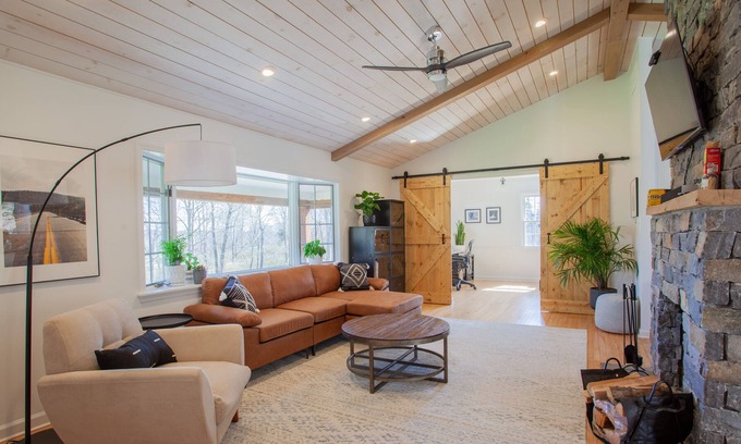 Rhinebeck House | Peace, Privacy & Plenty of Sunlight: 6 min to Town