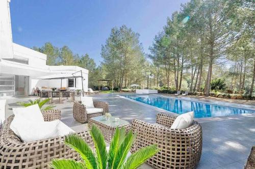 Santa Gertrudis Villa | Peaceful villa in Santa Gertrudis