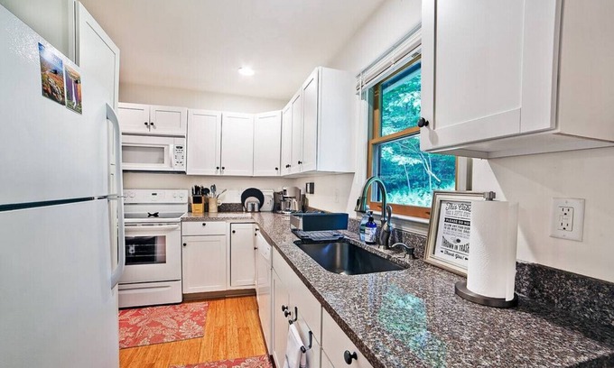 Saluda Cabin | Peaceful 2 bedroom cabin with indoor fireplace!