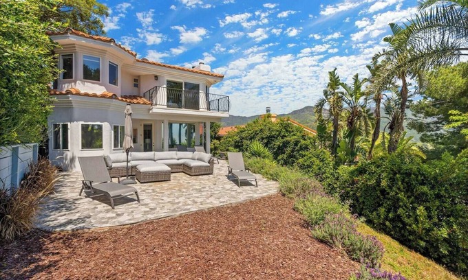 Malibu House | Peaceful 4BR w/Ocean Views | Surrounded by Nature