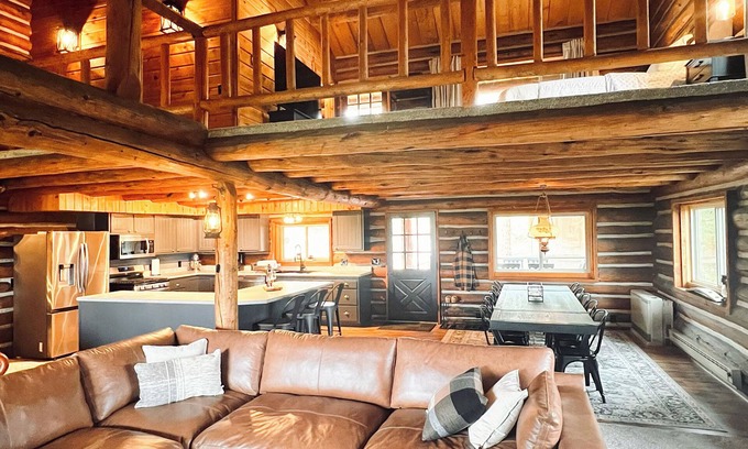 Stevensville Cabin | Peaceful and Charming Montana Lodge, in the heart of the Bitterroot Valley
