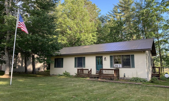 Gaylord House | Peaceful and Charming Home in the Heart of Northern MI
