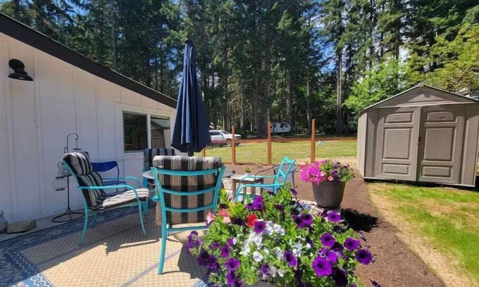 Rollingbay House | Peaceful Bainbridge Cabin