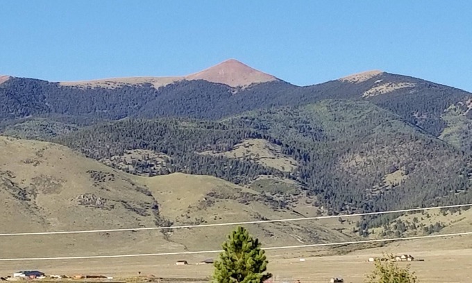 Eagle Nest House | Peaceful/Beautiful Mountain Views & centrally located to all the mountain fun