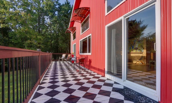 Ridgeway House | Peaceful Berkeley Springs Home Escape to Nature!