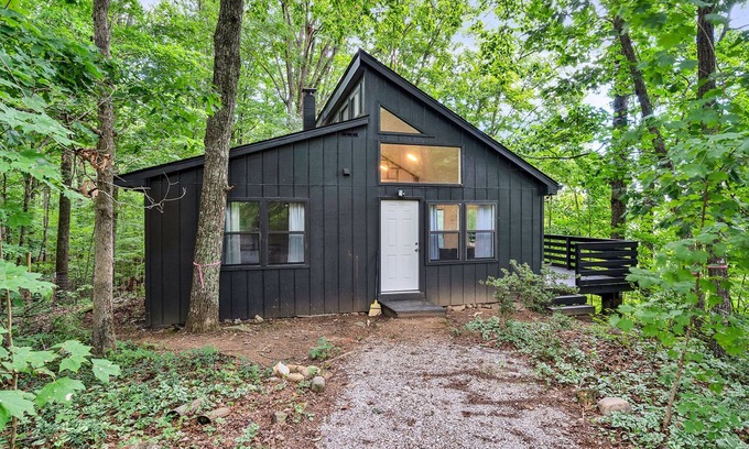 Sewanee House | Peaceful Bluff Bungalow in The Woods