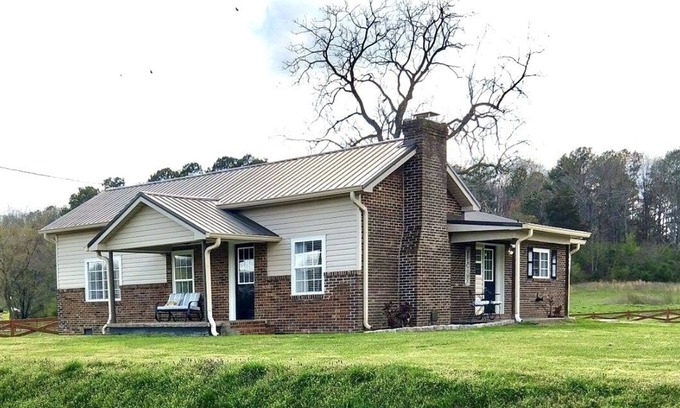 Cleveland House | Peaceful Brick Farmhouse Retreat