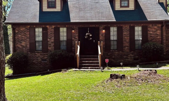 Church Street House | Peaceful Bungalow Getaway 10min Airport & Downtown