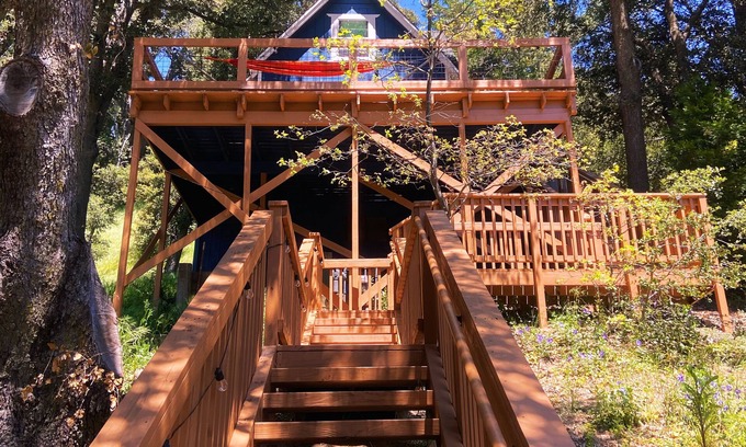 Crestline Cabin | Peaceful cabin among oaks. Perfect for relaxing, reading, yoga, meditation.
