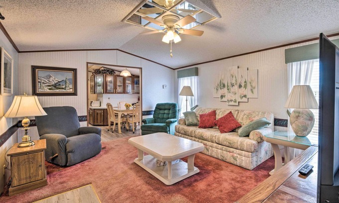 Leesburg House | Peaceful Canal-Front Retreat w/Boathouse!