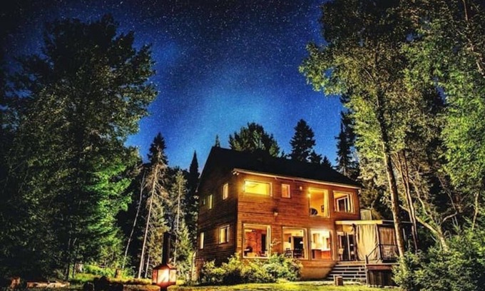 Mille-Isles Ski Chalet | Peaceful Chalet with river