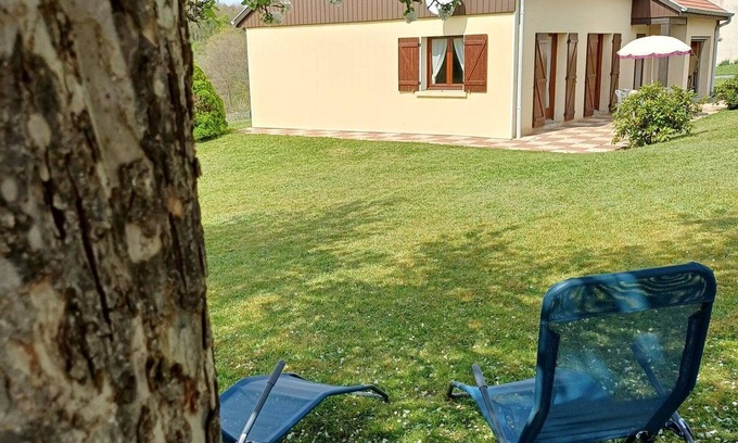 Uzemain Cottage | Peaceful countryside house with spacious outdoor area