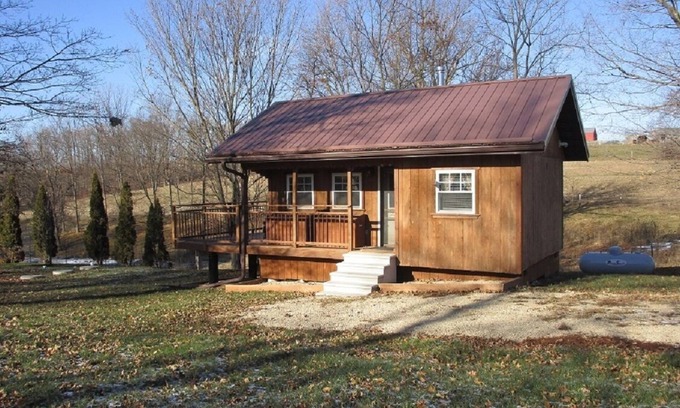 Westby Cabin | Peaceful Cozy Cabin Close to Kickapoo Reserve