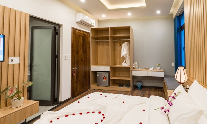 Hoi An Villa | Peaceful Deluxe Room With Balcony At Cam Nam Ward