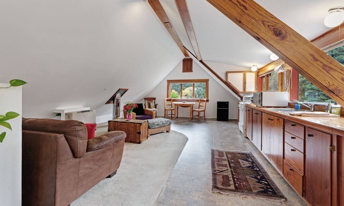 Fort Bragg House | Peaceful, dog-friendly studio with meadow views on 5 acres in the redwoods!