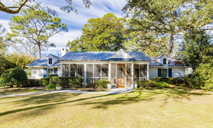 Fairhope House | Peaceful Fairhope Bungalow