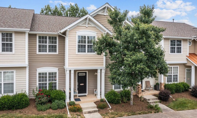 Durham House | Peaceful, Family-Friendly Townhome in Hope Valley Farms, Durham NC