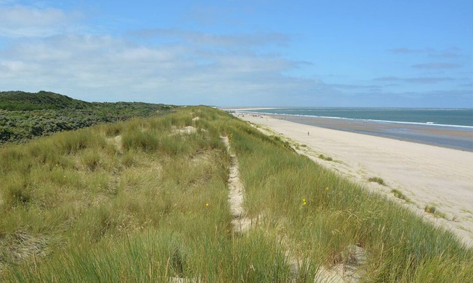 Renesse Hotel | Peaceful Family Getaway w/Dining - nearby Local Attractions, Beach Escape