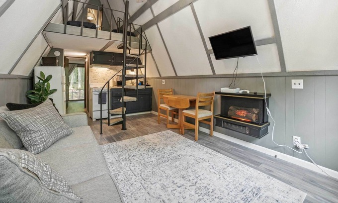 Gaylord Cottage | Peaceful Gaylord Cabin Rental Near Otsego Lake!