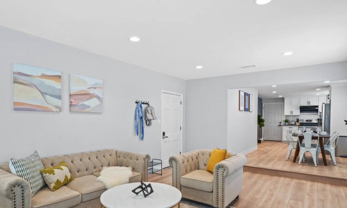 Baldwin Park House | Peaceful Getaway in Baldwin Park: 3BR Home with Gated Parking, Gourmet Kitchen, and Memorable Moments