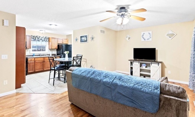 Jeffersonville House | Peaceful Getaway Near Red River Gorge & Cave Run!