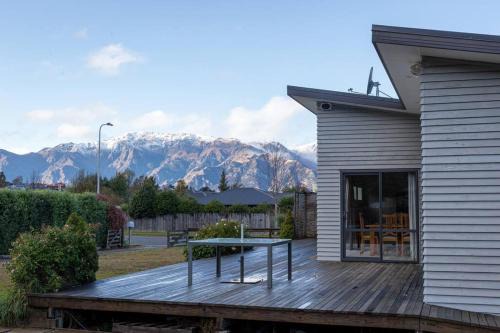 Lake Hawea House | Peaceful Hawea Escape