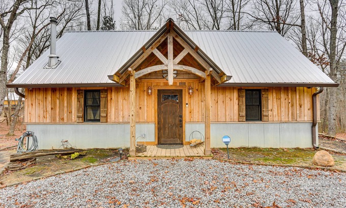 Rising Fawn Cabin | Peaceful Hiker's Hideaway w/Deck on 1 Acre!
