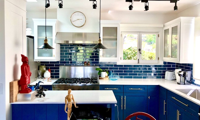 Eagle Rock House | Peaceful Hillside Garden Cottage