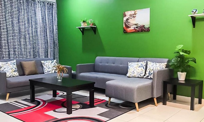 Kempas House | Peaceful Home 4 BR near Paradigm Mall and Highways