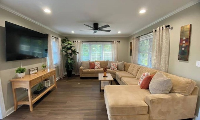 Warren House | Peaceful Home
