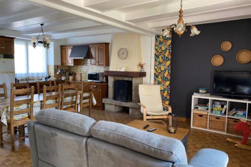 Le Vivier-sur-Mer House | Peaceful house with private outdoor space