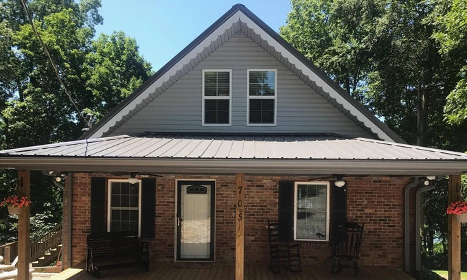 Glasgow House | Peaceful Lake House with a beautiful lake view and access to Barren River Lake!