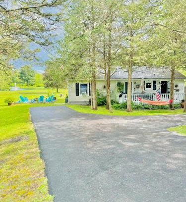 Athens House | Peaceful Lakefront and Fireplace Getaway Upstate Escape