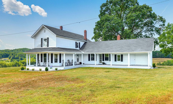Lenoir House | Peaceful Lenoir Home w/Valley & Mountain Views!