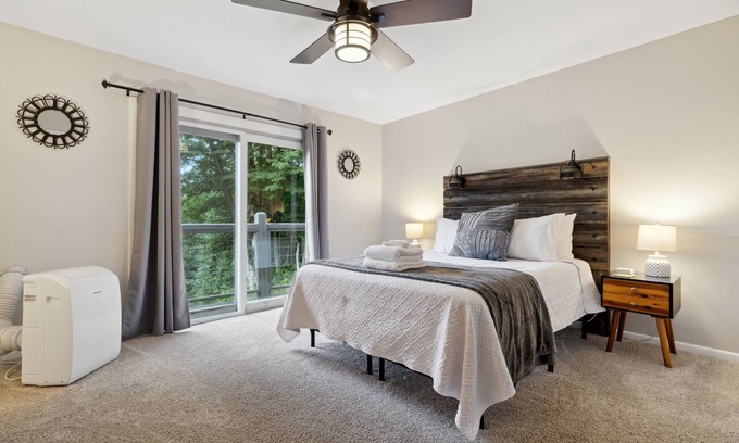 Banner Elk House | Peaceful MTN Haven with Fireplace & Views