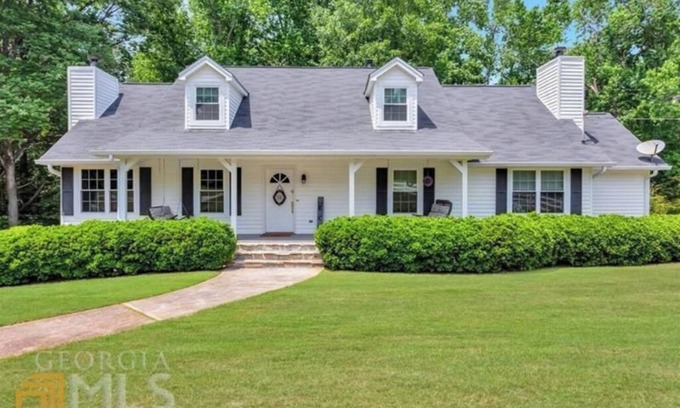 Douglasville House | Peaceful Nature Getaway 10 Acres