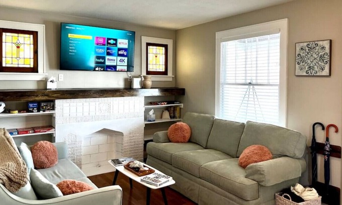 St. Charles Historic District House | Peaceful Oasis in Historic St. Charles w/ 4bd 2ba