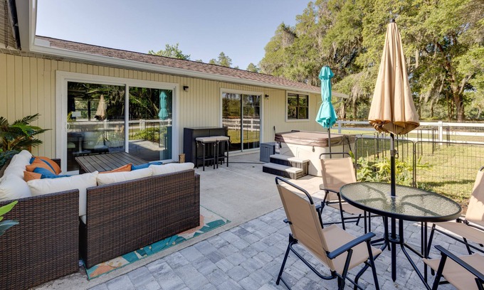 Fellowship House | Peaceful Ocala Vacation Rental w/ Private Hot Tub