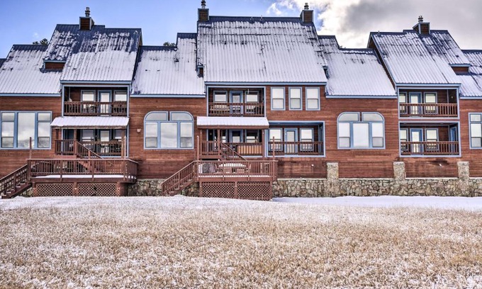 Pagosa Springs House | Peaceful Pagosa Springs Townhome with Hot Tub!