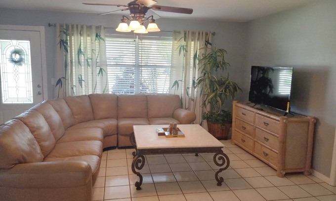 Palm City House | Peaceful Palm City - Downtown Stuart and Beaches Within Minutes
