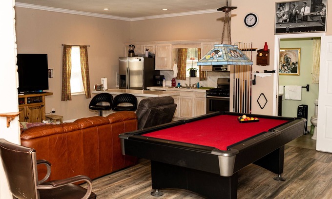 Banks County Cottage | Peaceful Paradise 3BR Cottage Getaway