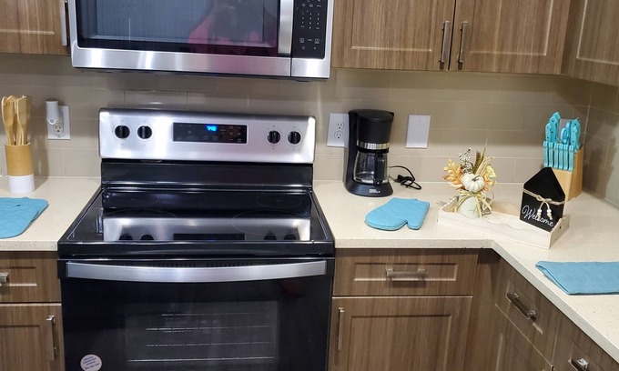 Briarcliff Heights Apartment | Peaceful Paradise located in a quiet, stylish upscale abode near downtown Atl.